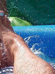 Hydromassage of the feet