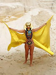 Erotic lady is showing off her titties