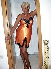 Lewd experienced lass playing with her knocker