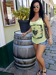 Experienced MILF seducing like a pro