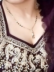 Beautiful mature women are opening their succulent pussies to tempt.