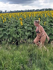 Mature milf in black lingerie