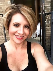 Mature whore likes a big boner