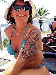 German older grannies are getting undressed on photo