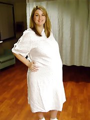 Mature cougars are giving blowjob