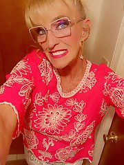 Lass is spreading her pussy lips on picture