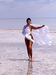 Amateur old milfs are getting pleasure on camera