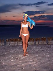 Elegant cougars are spreading their lips