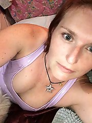 Raunchy old momma is having fun